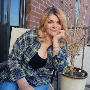 Meet your Posher, Lia